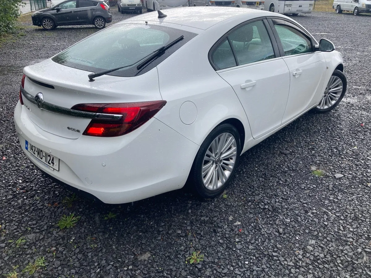 Extremely Mint ** 142 Vauxhall Insignia - Image 2