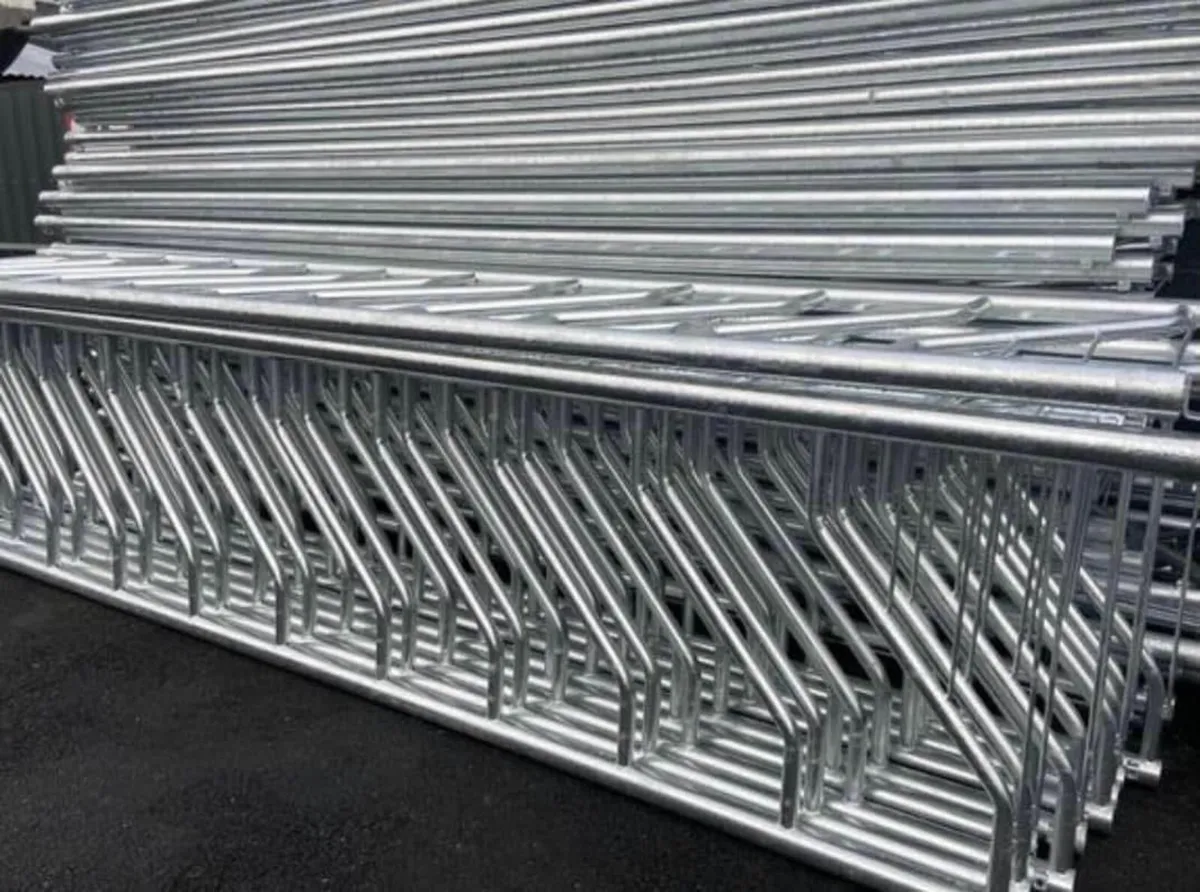 GALVANISED FEEDING BARRIERS & EXTENDABLE GATES - Image 1