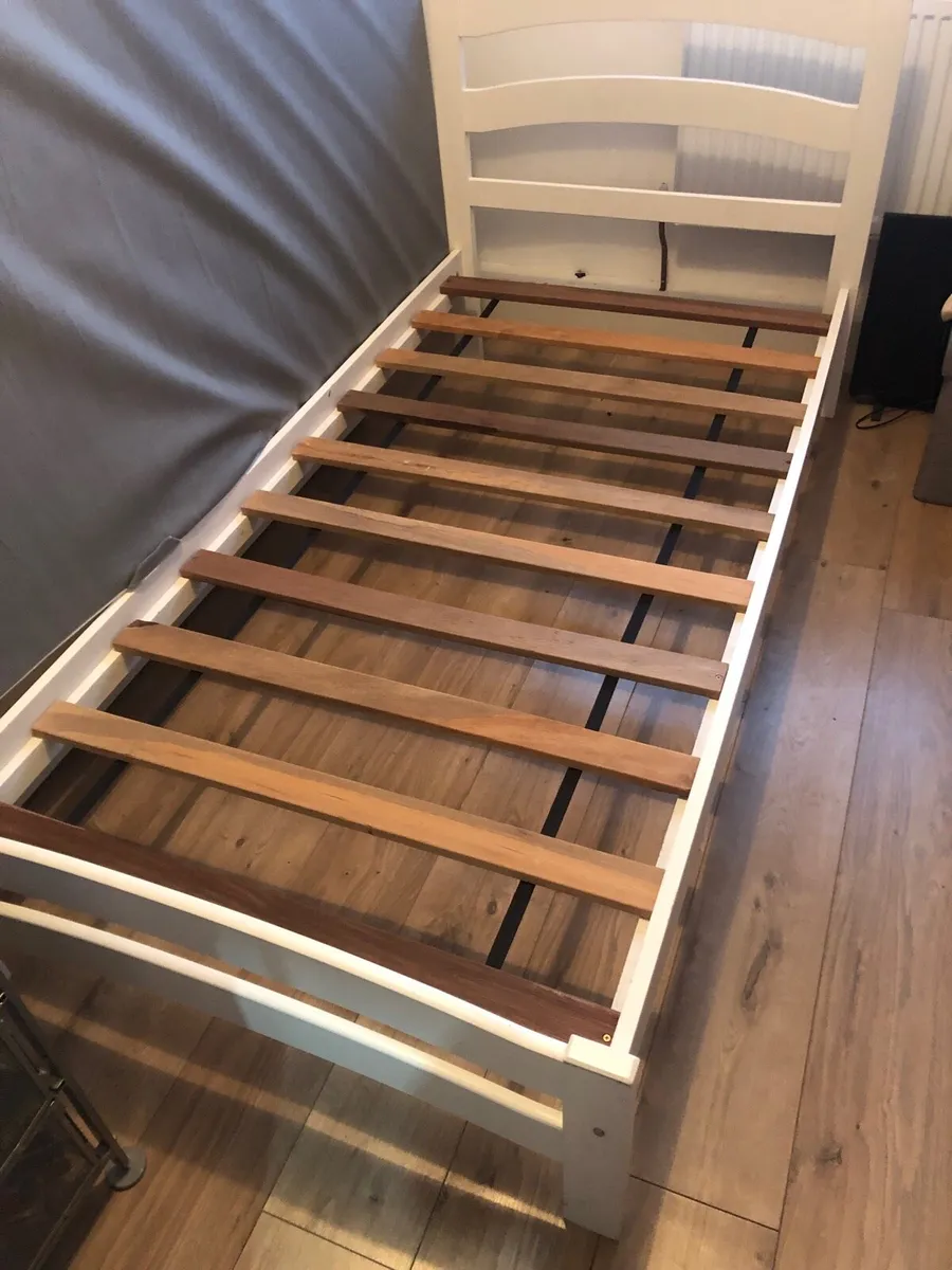 Single bed with mattress - Image 2