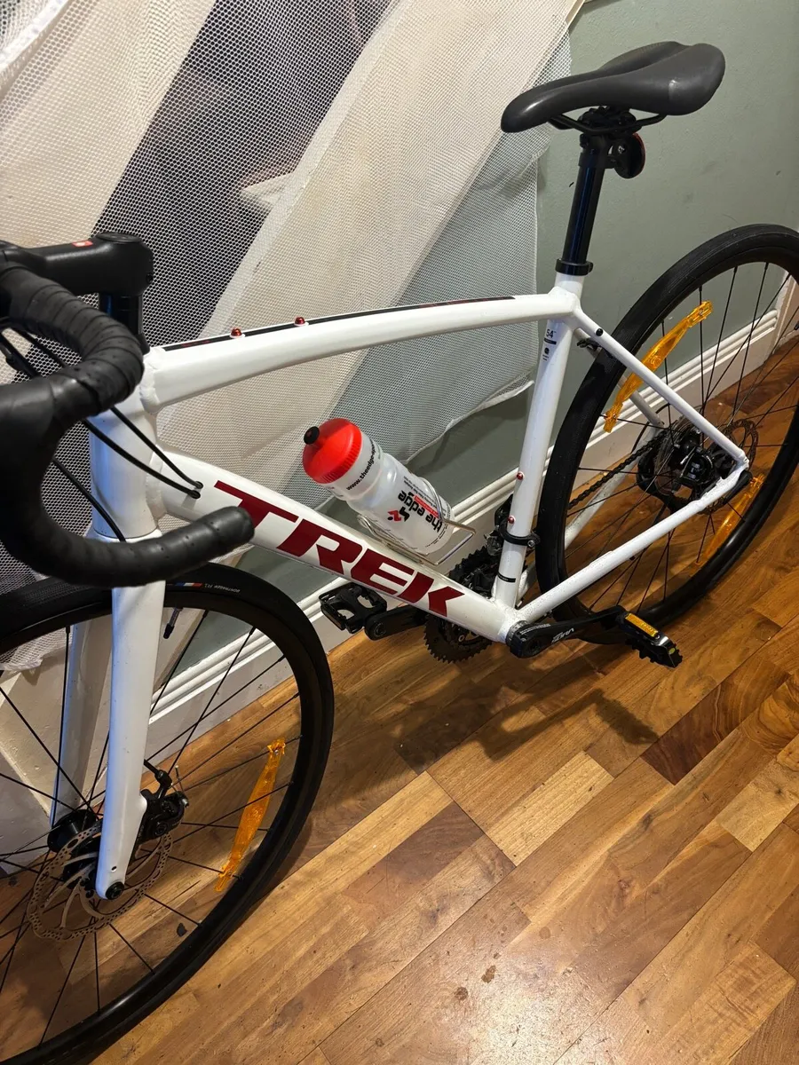 Trek Domane 3 Road Bike - Image 2
