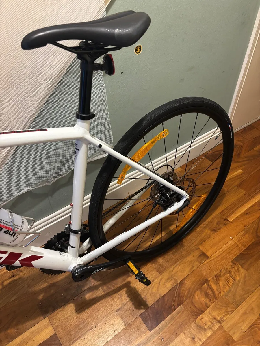Trek Domane 3 Road Bike - Image 3