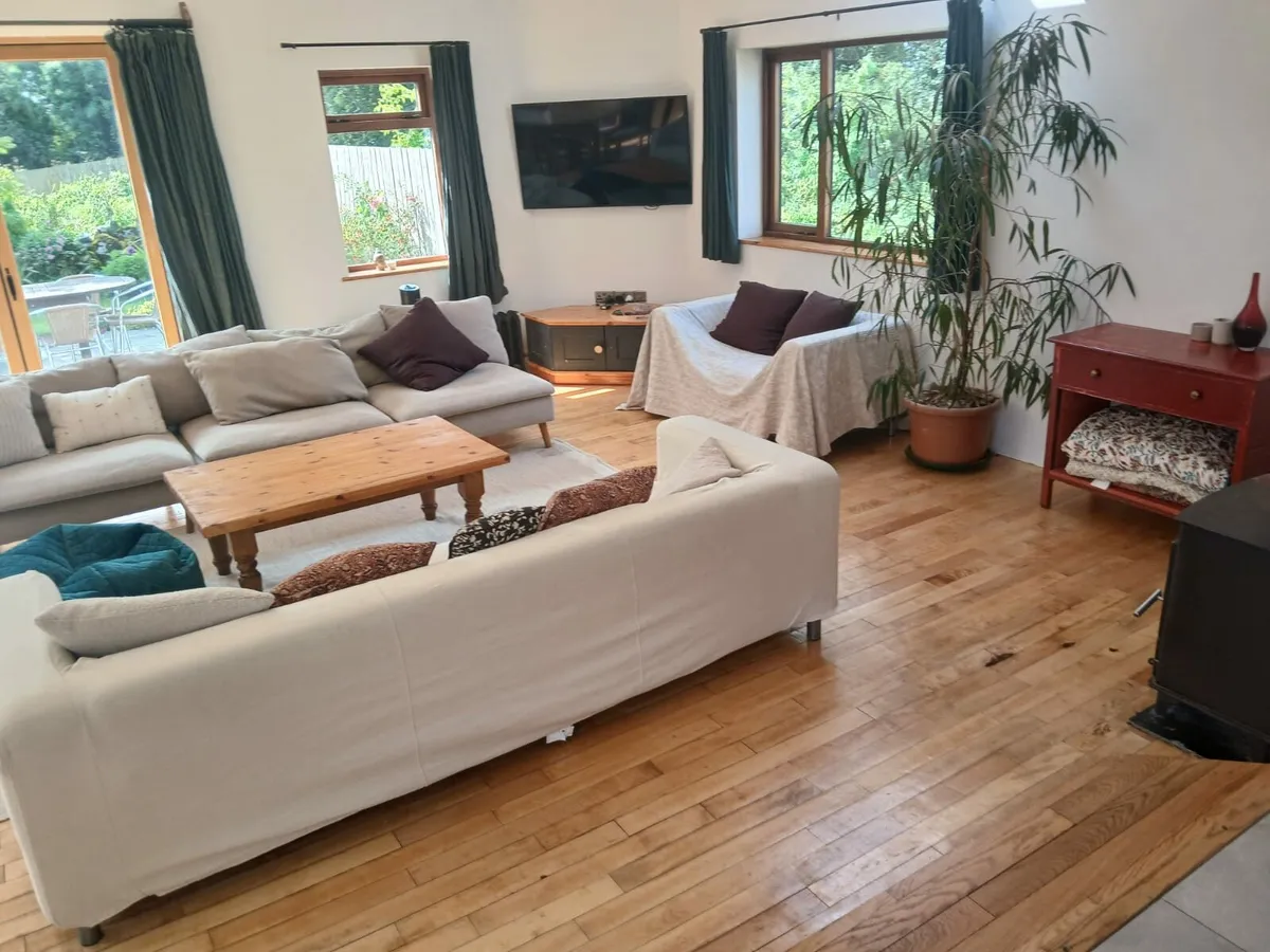 Large modern holiday let in stunning setting. :  ) - Image 2