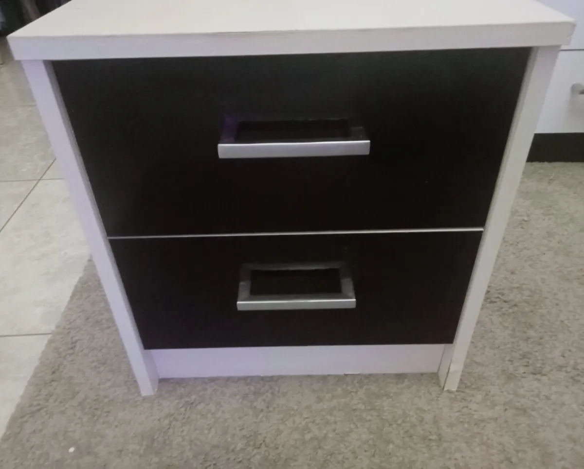 Bedroom furniture - Image 4
