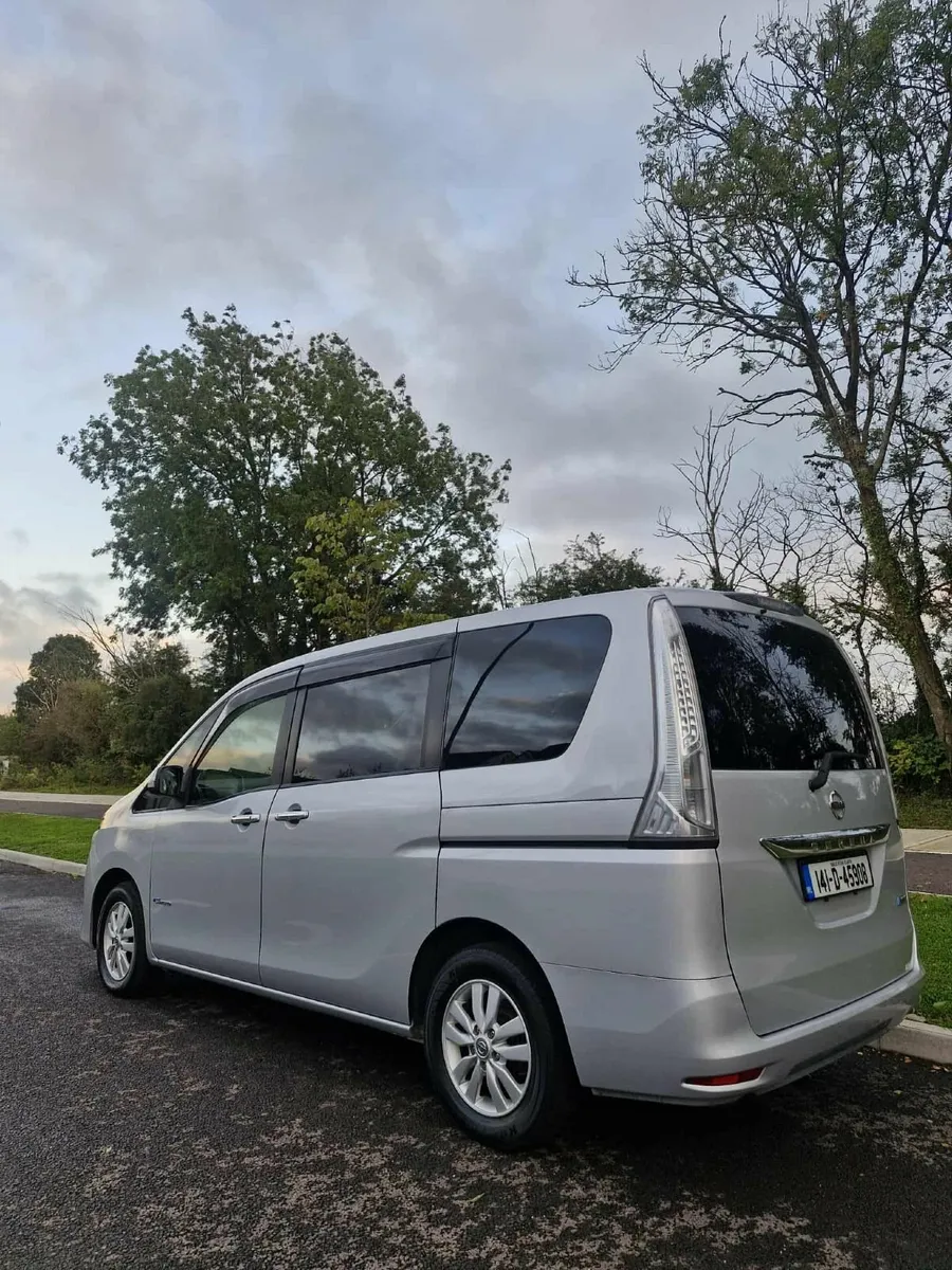 141 Nissan Serena Automatic, Execellent Condition - Image 3