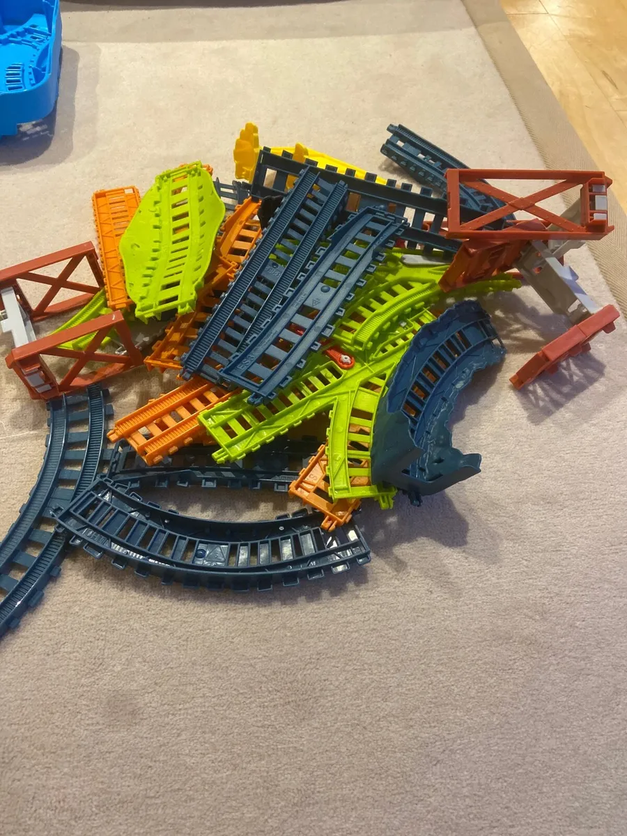 Toys for kids eg trains - Image 2