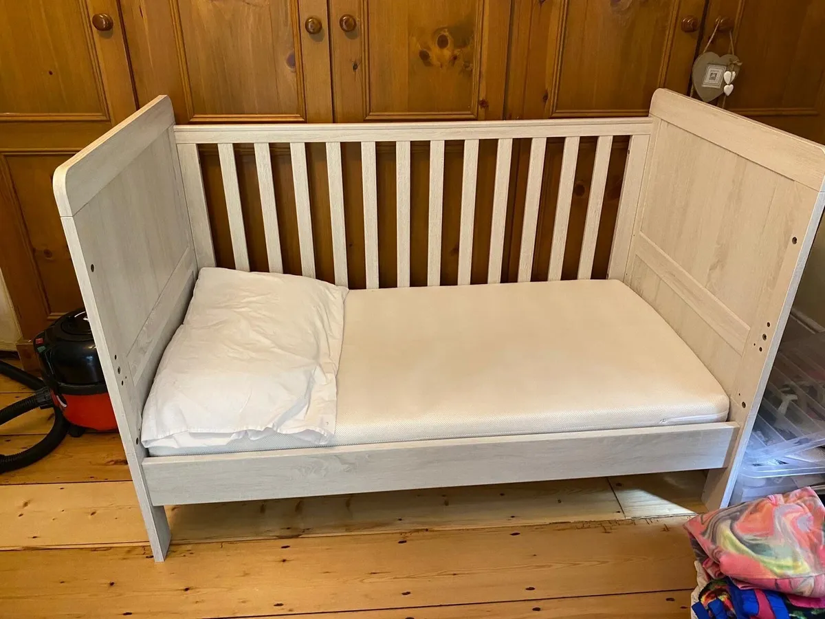 Cot - Image 2