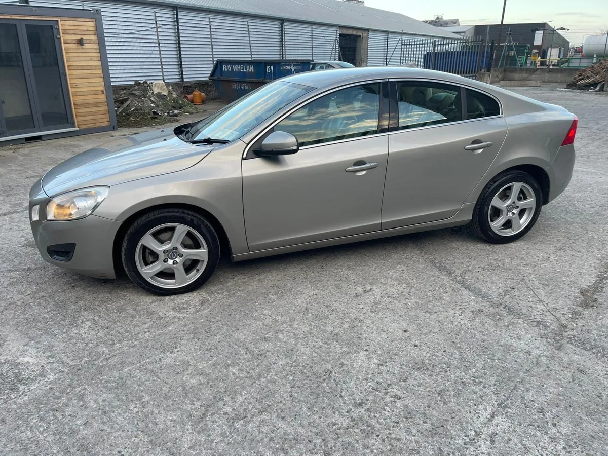 12 Volvo S60 D3 - Image 3