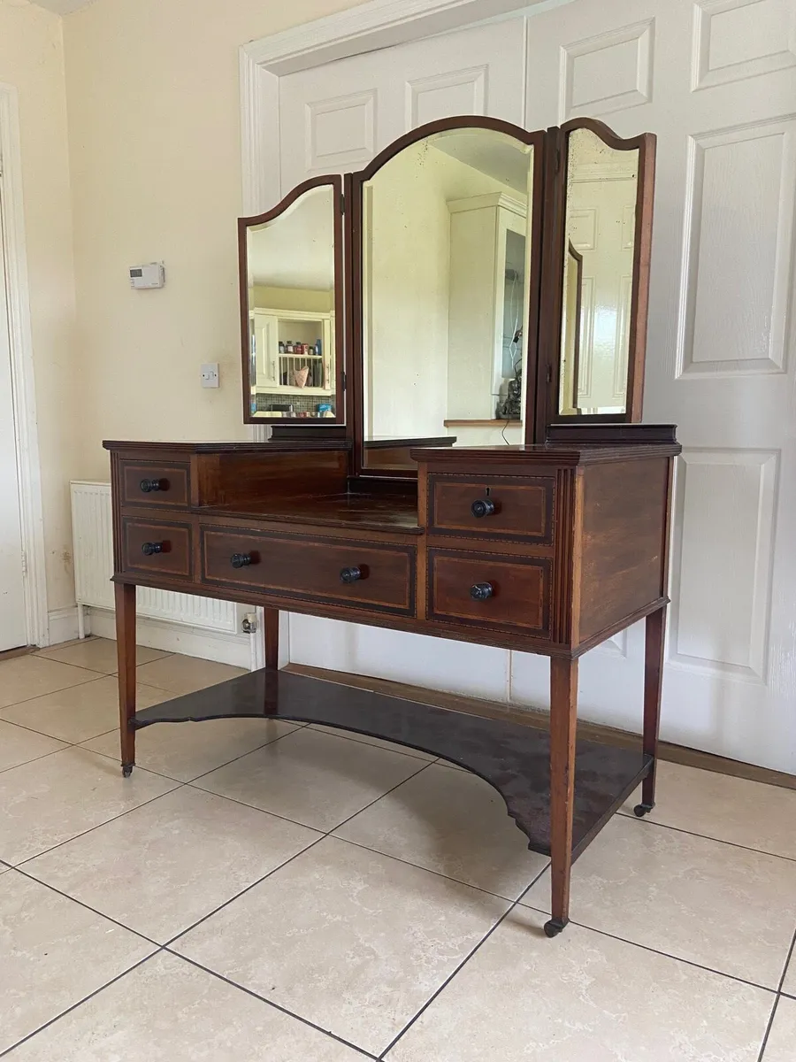 Edwardian Mahogany and Rosewood dresser - Image 3
