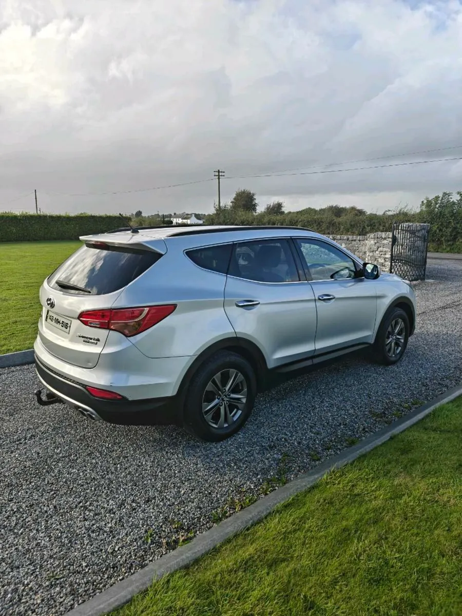Hyundai Santa Fe 4WD Special Edition 7 Seater - Image 4