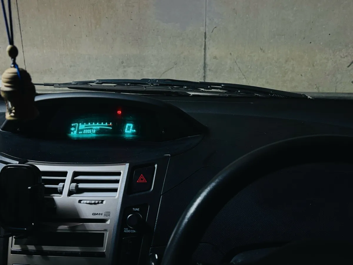 Toyota Yaris 2006 - Image 3