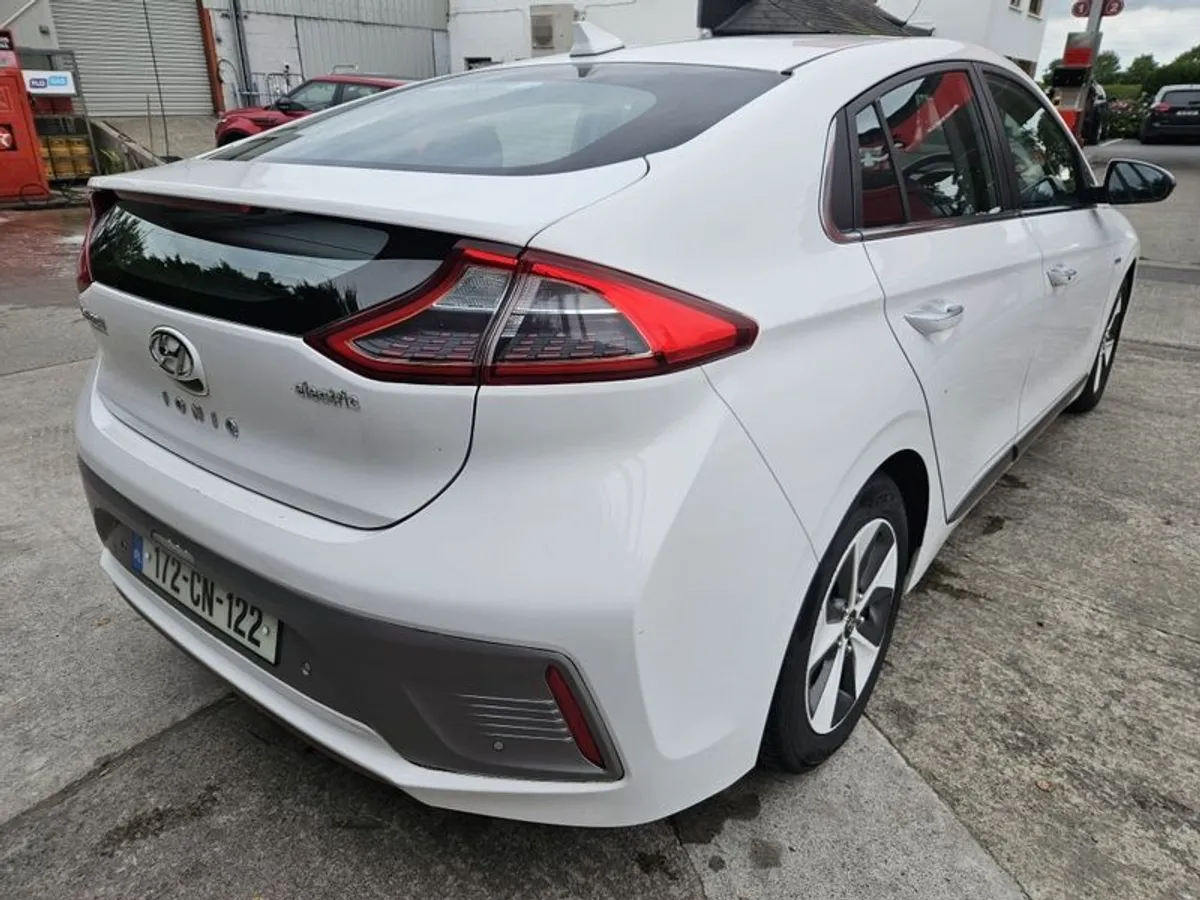 2017 Hyundai Ioniq - Image 3