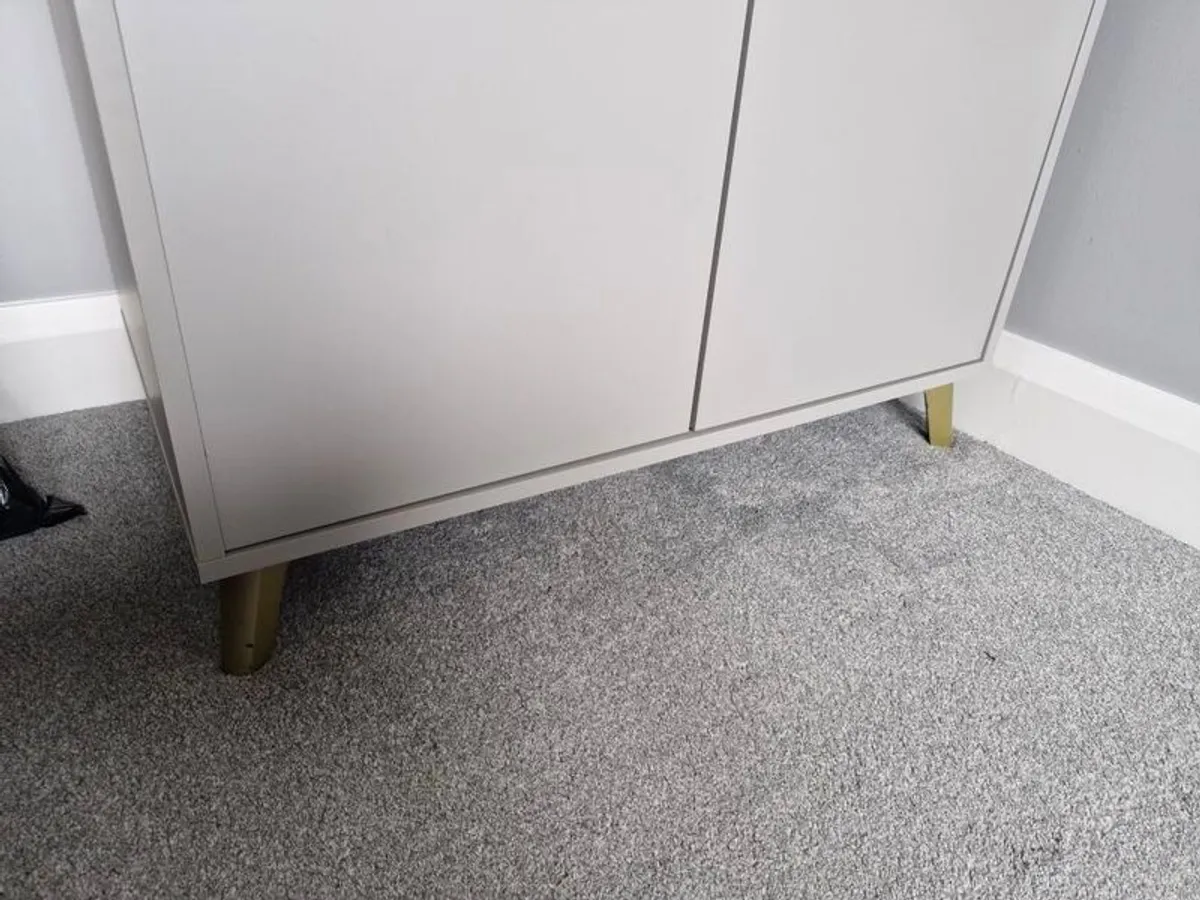 wardrobe - Image 2