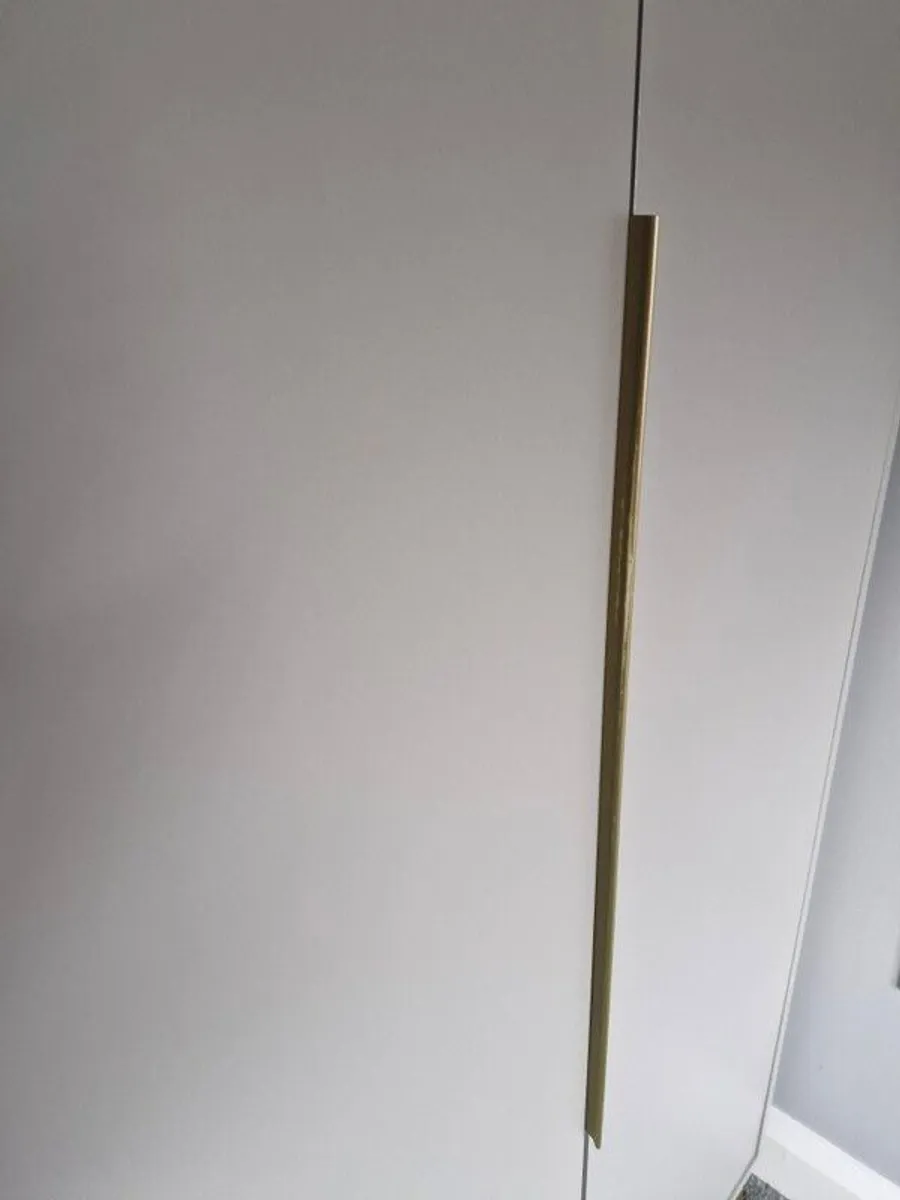 wardrobe - Image 4