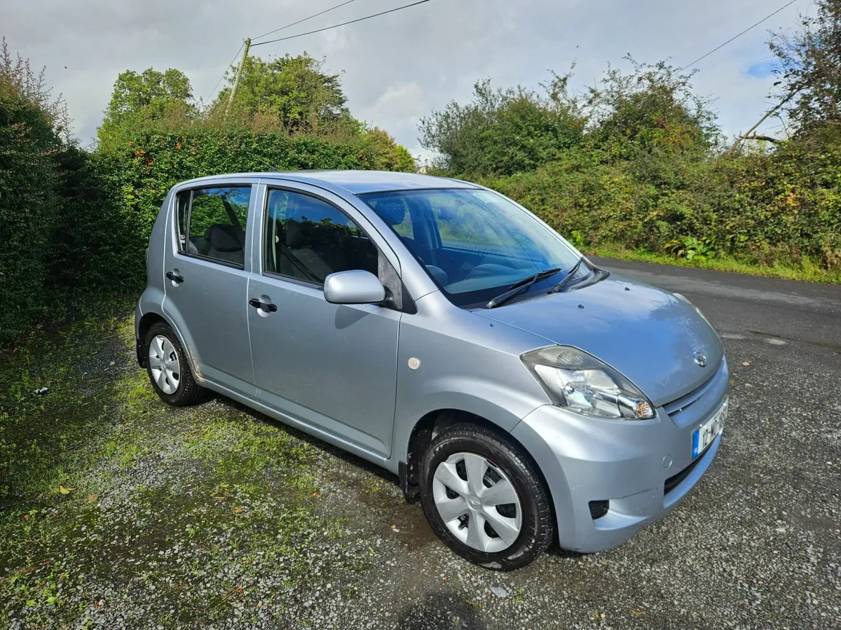 Daihatsu Sirion 2012 - Image 2