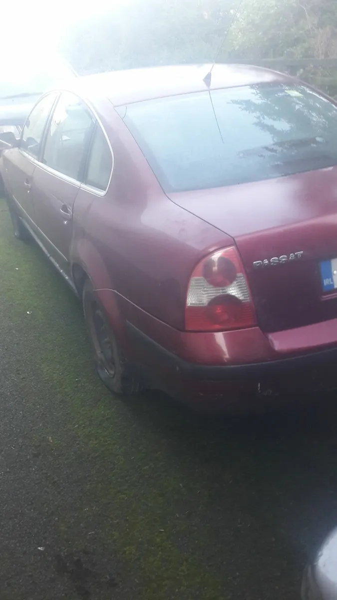 Volkswagen Passat 2003 - Image 1