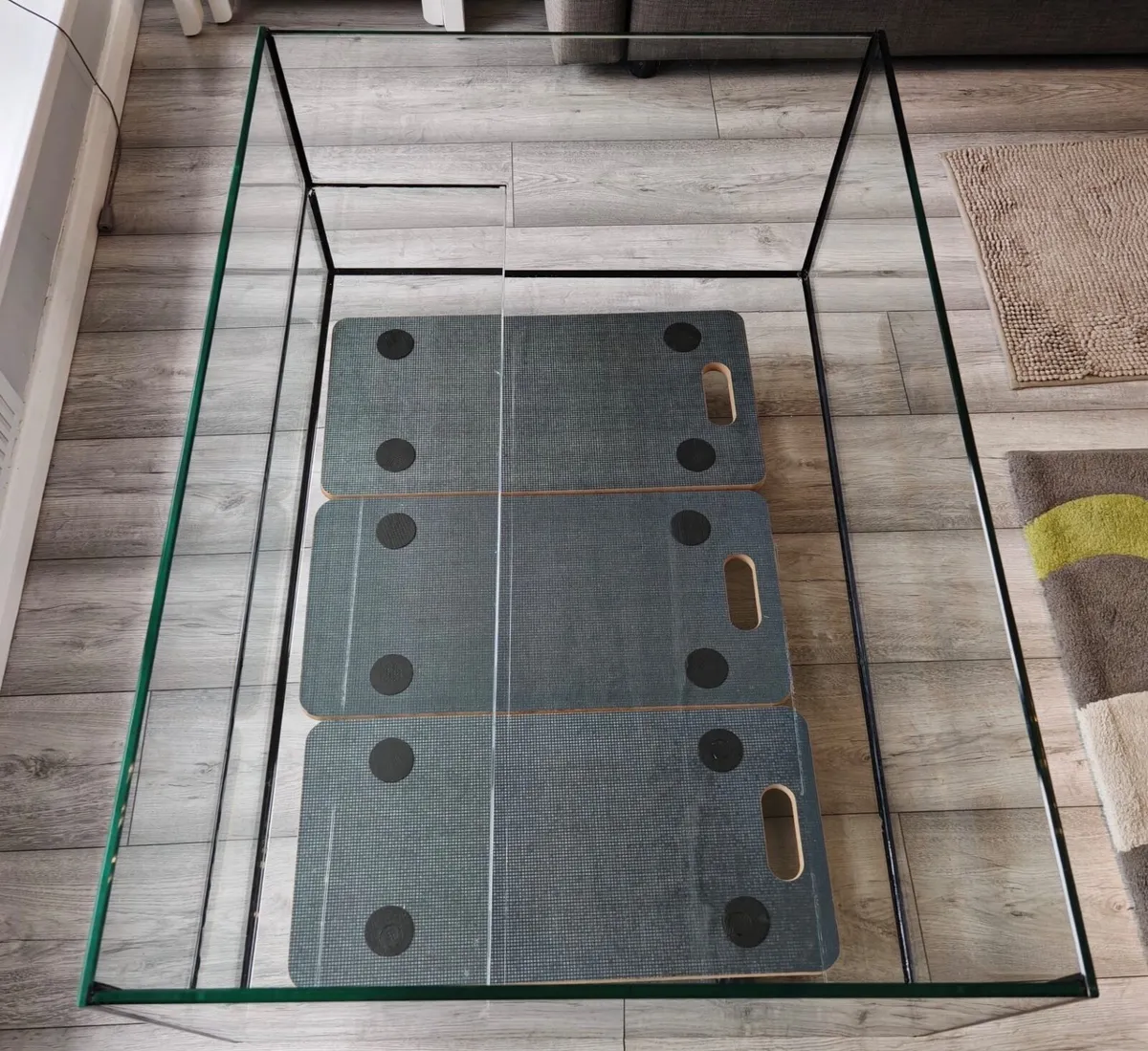 Turtle Tank with Heater & Lamp - Image 3