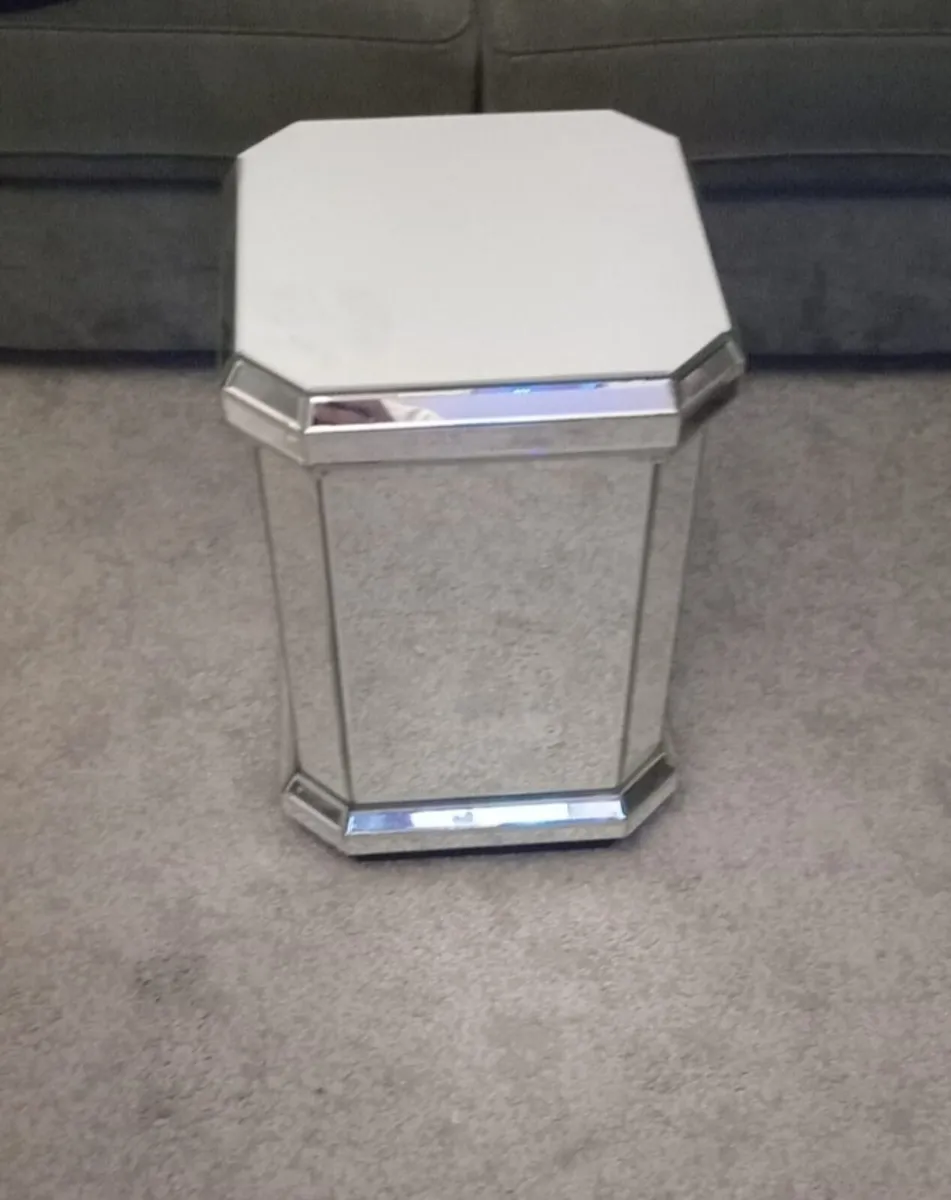 Console table and side table - Image 4
