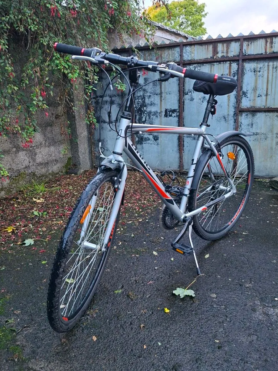 Mens hybrid bicycle ( large frame ) - Image 1
