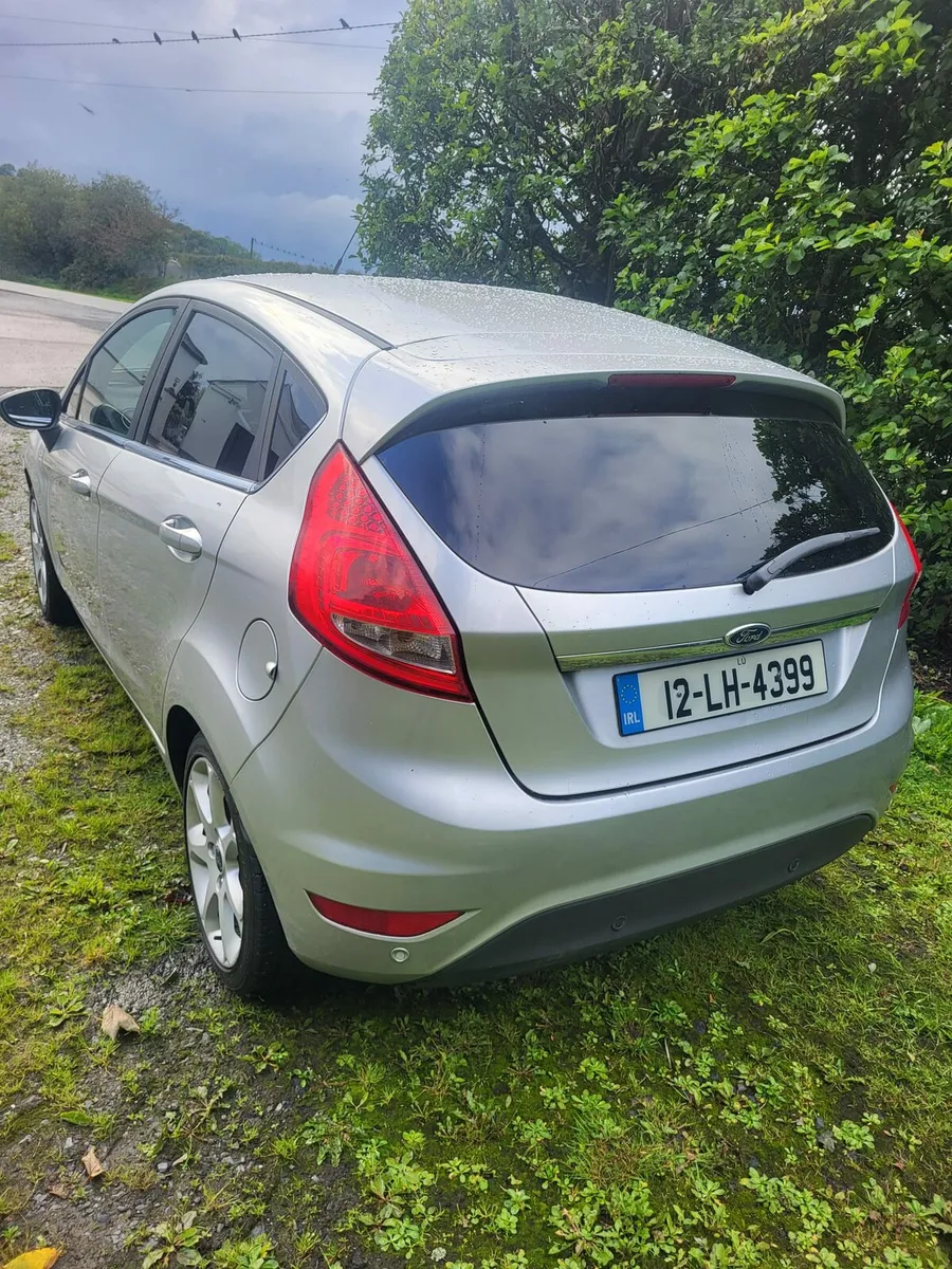 Ford Fiesta 1.4 TDCI Titanium 2012 - Image 2