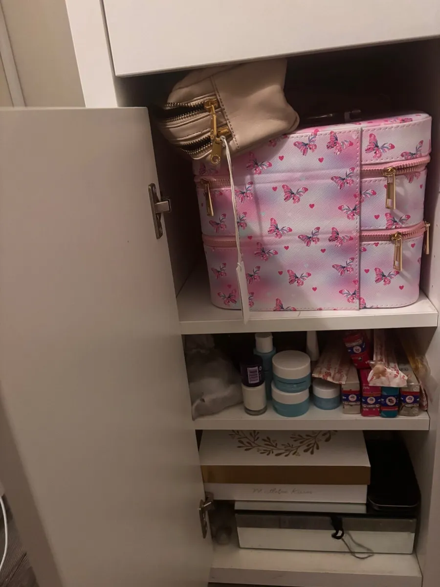 IKEA makeup vanity - Image 3