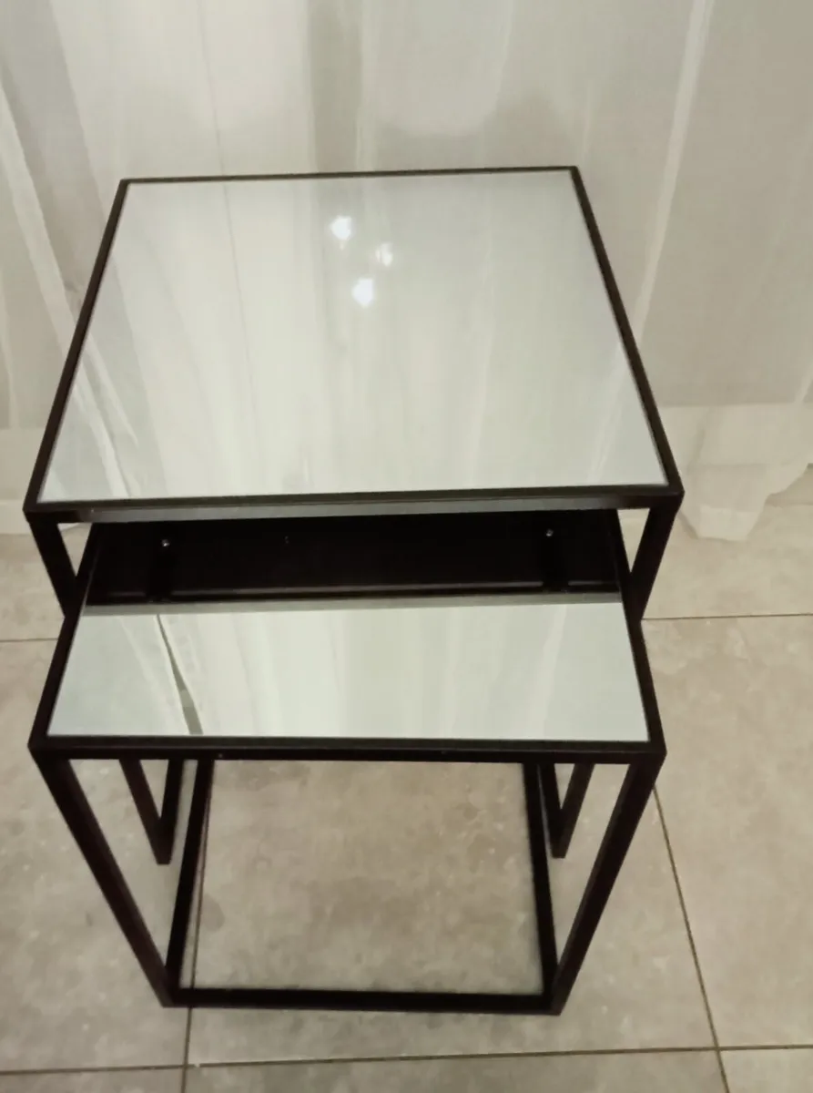Nest of tables - Image 1