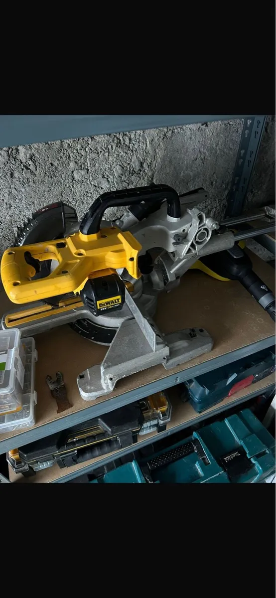 Dewalt table saw 18V - Image 1