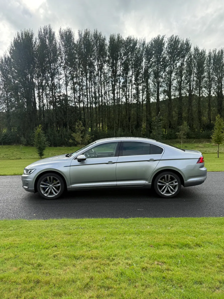 VOLKSWAGEN PASSAT 2018 1.4 GTE DSG - Image 4