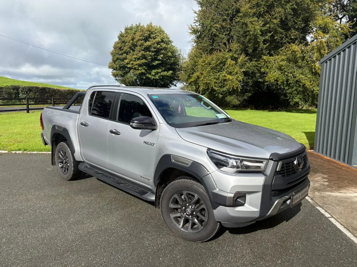 2022 Toyota Hilux 2.8d4d Invincible X auto - Image 1