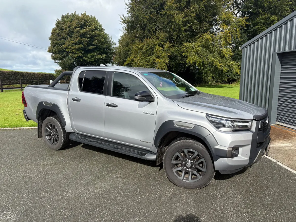 2022 Toyota Hilux 2.8d4d Invincible X auto - Image 2
