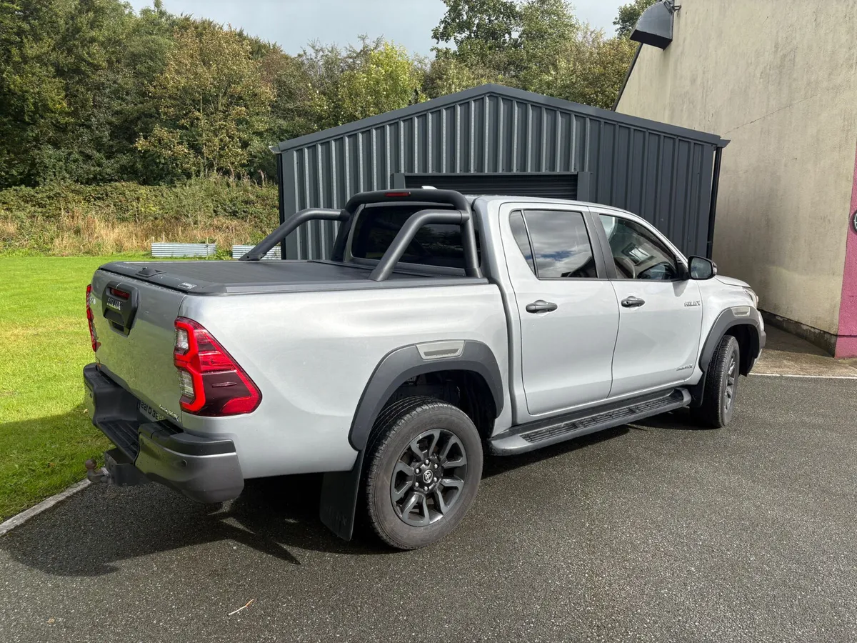 2022 Toyota Hilux 2.8d4d Invincible X auto - Image 3