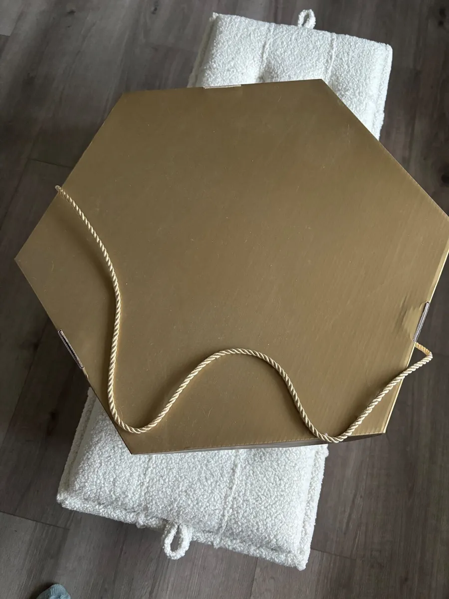 NEW Wedding hat - Image 4