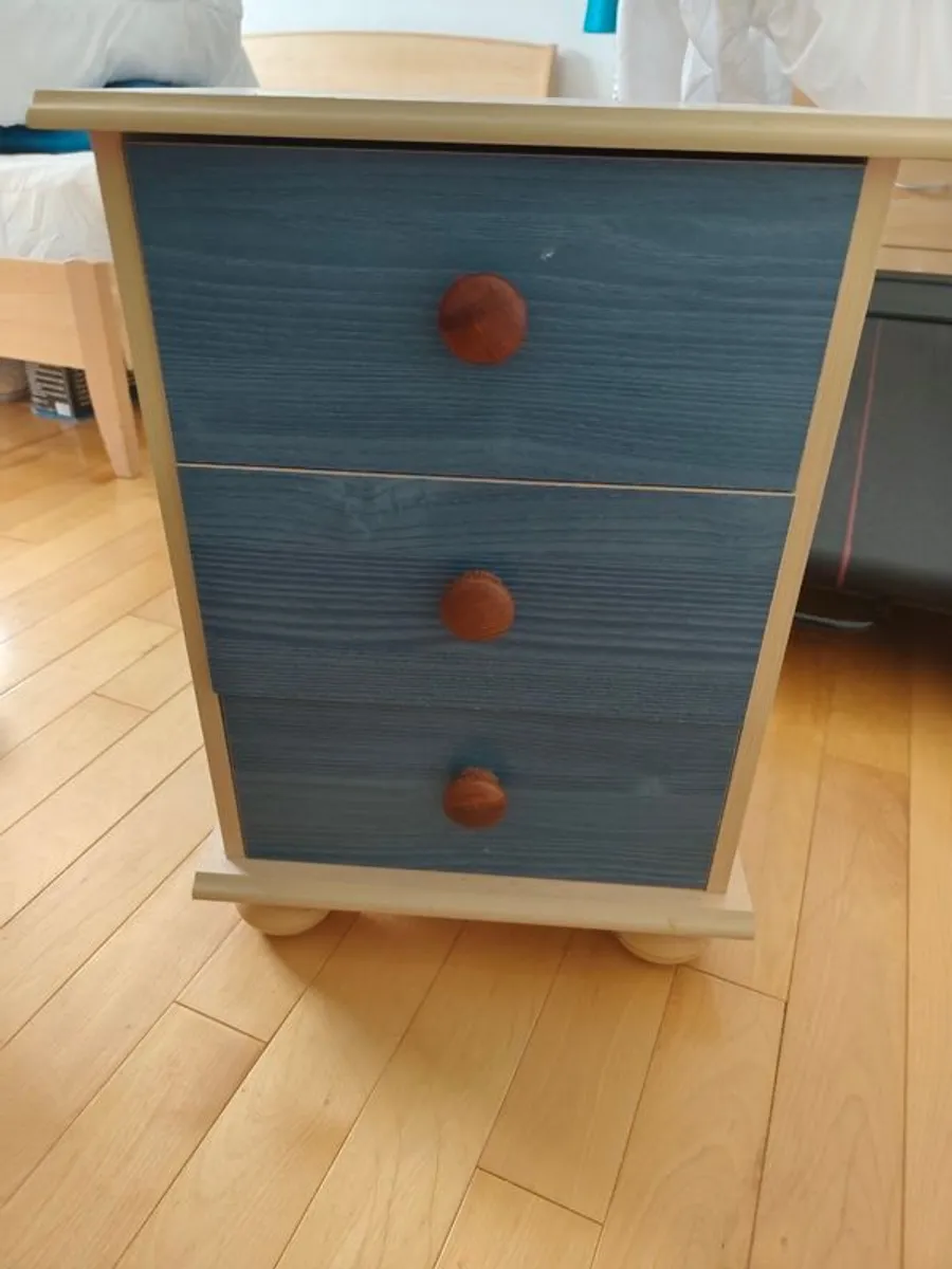 Bedroom Furniture Set - Image 2