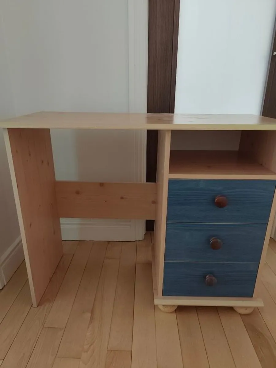 Bedroom Furniture Set - Image 4