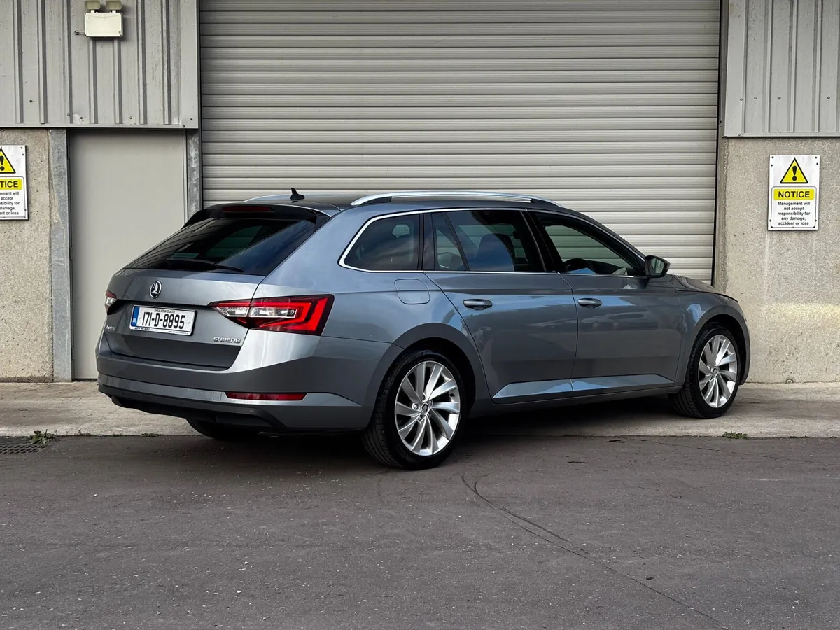 2017 Skoda Superb 2.0 TDI DSG Style Combi - Image 4