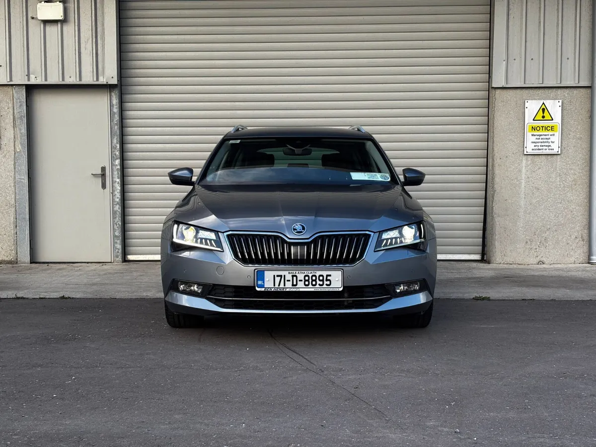 2017 Skoda Superb 2.0 TDI DSG Style Combi - Image 2