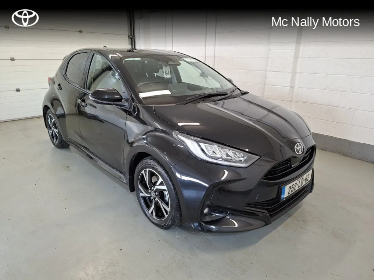 Toyota Yaris HYBRID 1.5 LUNA SPORT DEMO CAREPACK - Image 1