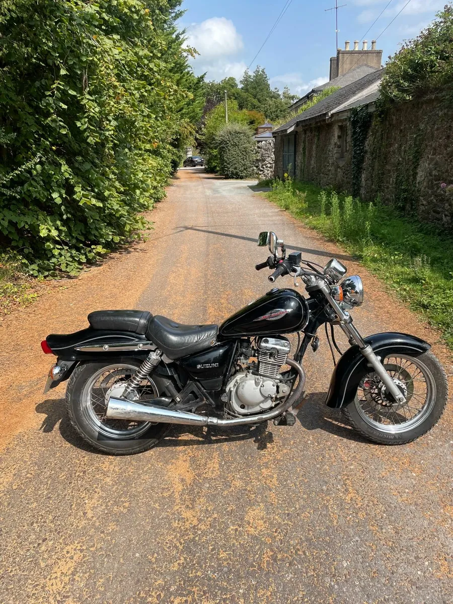 Suzuki GZ 125 Marauder - Image 2