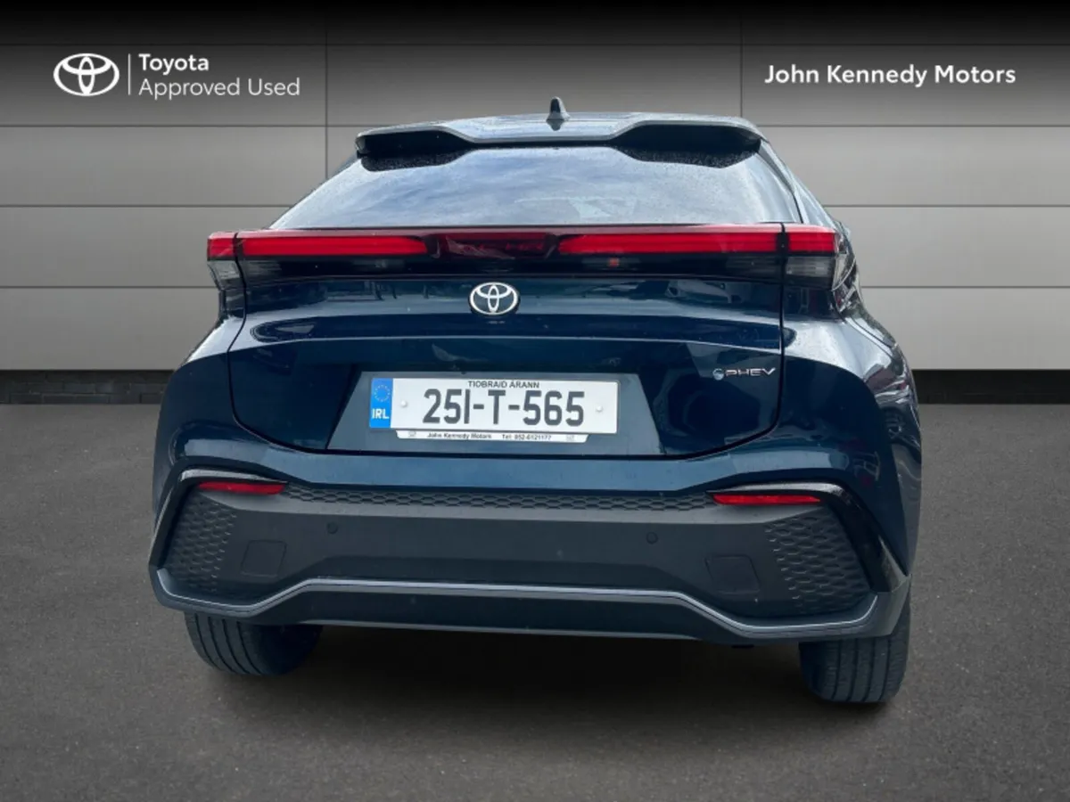 Toyota C-HR SOL PHEV - Image 4