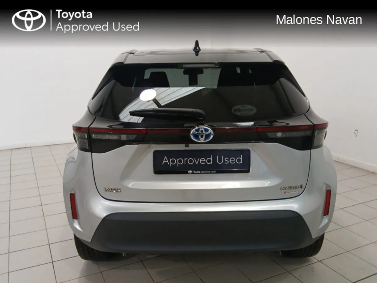 Toyota Yaris CR LUNA SPORT 4DR AUTO CROSS - Image 4