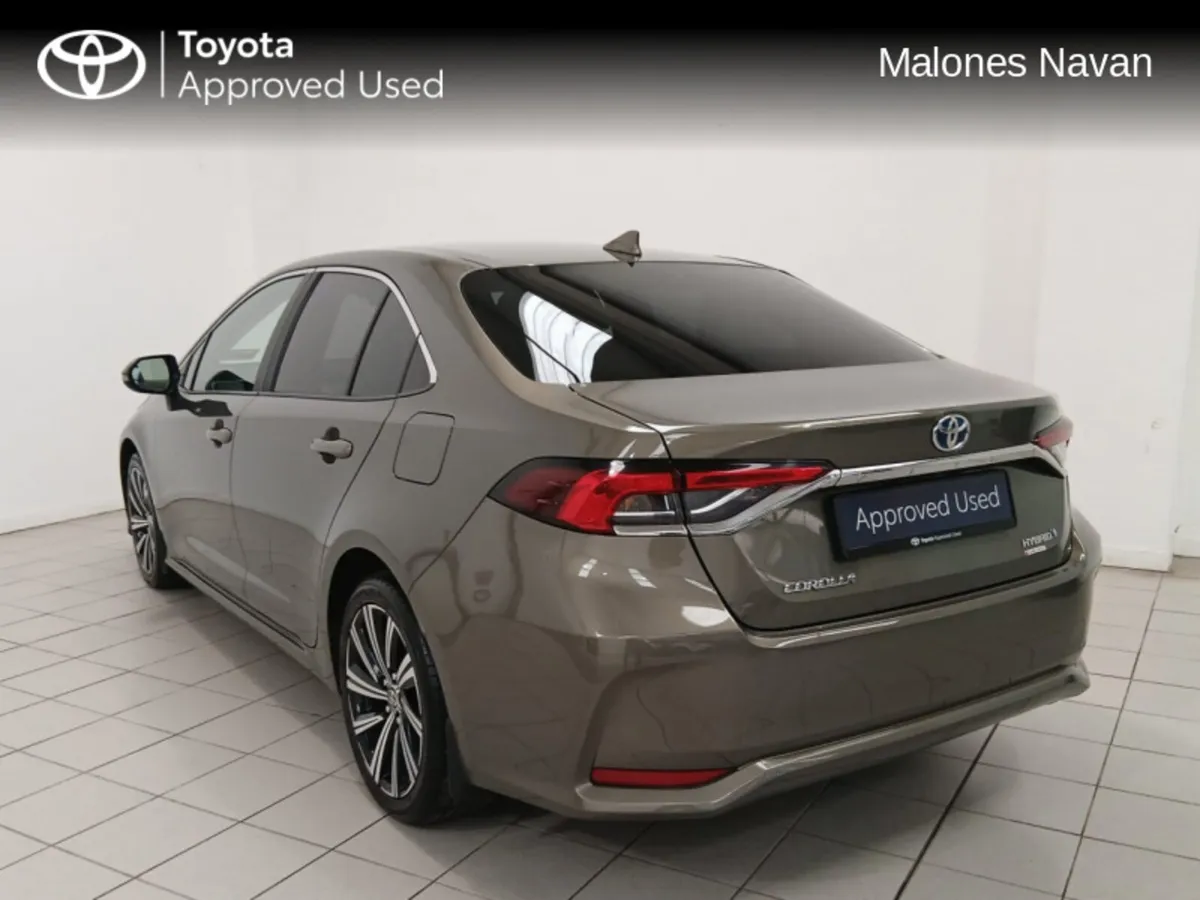 Toyota Corolla COROLLA HYBRID LUNA SPORT - Image 2
