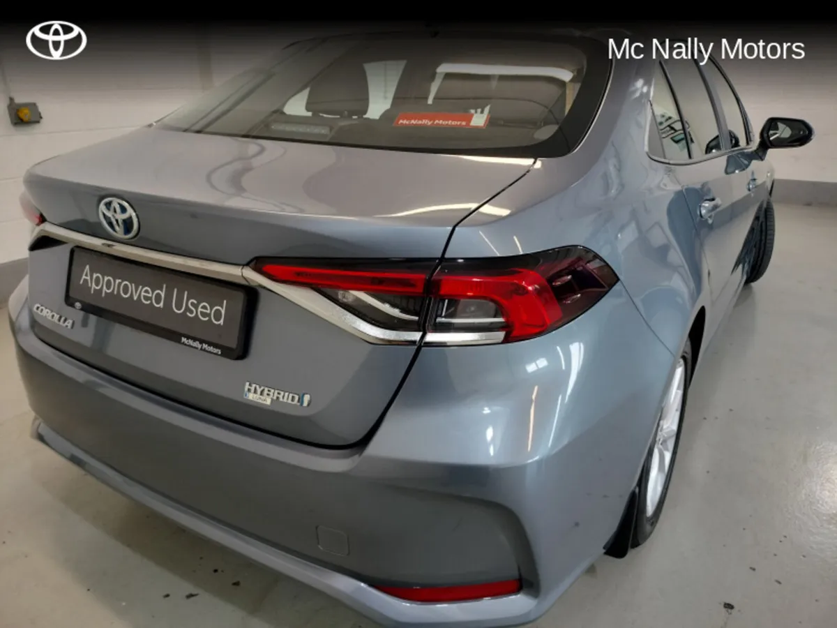 Toyota Corolla HYBRID LUNA SALOON - Image 3