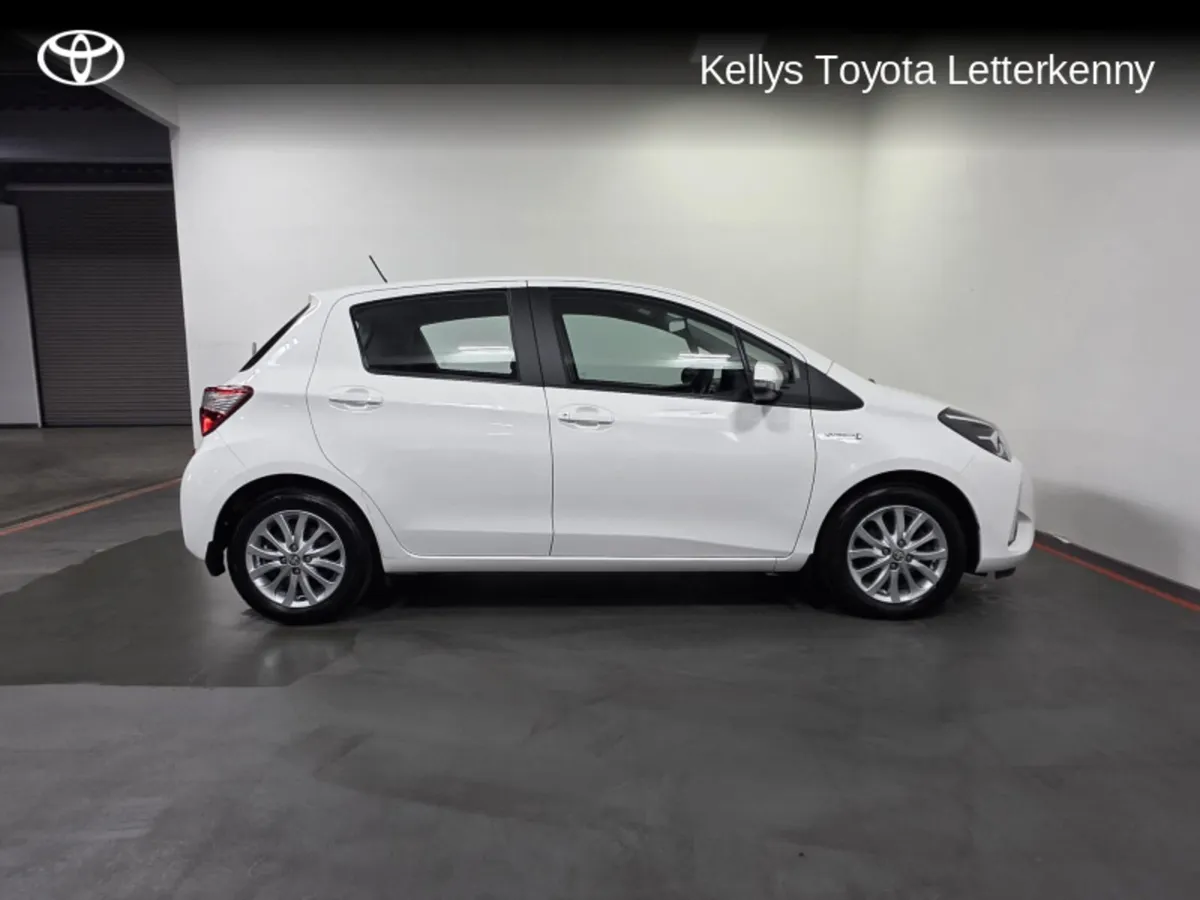 Toyota Yaris YARIS HYBRID 5DR LUNA #94 - Image 3