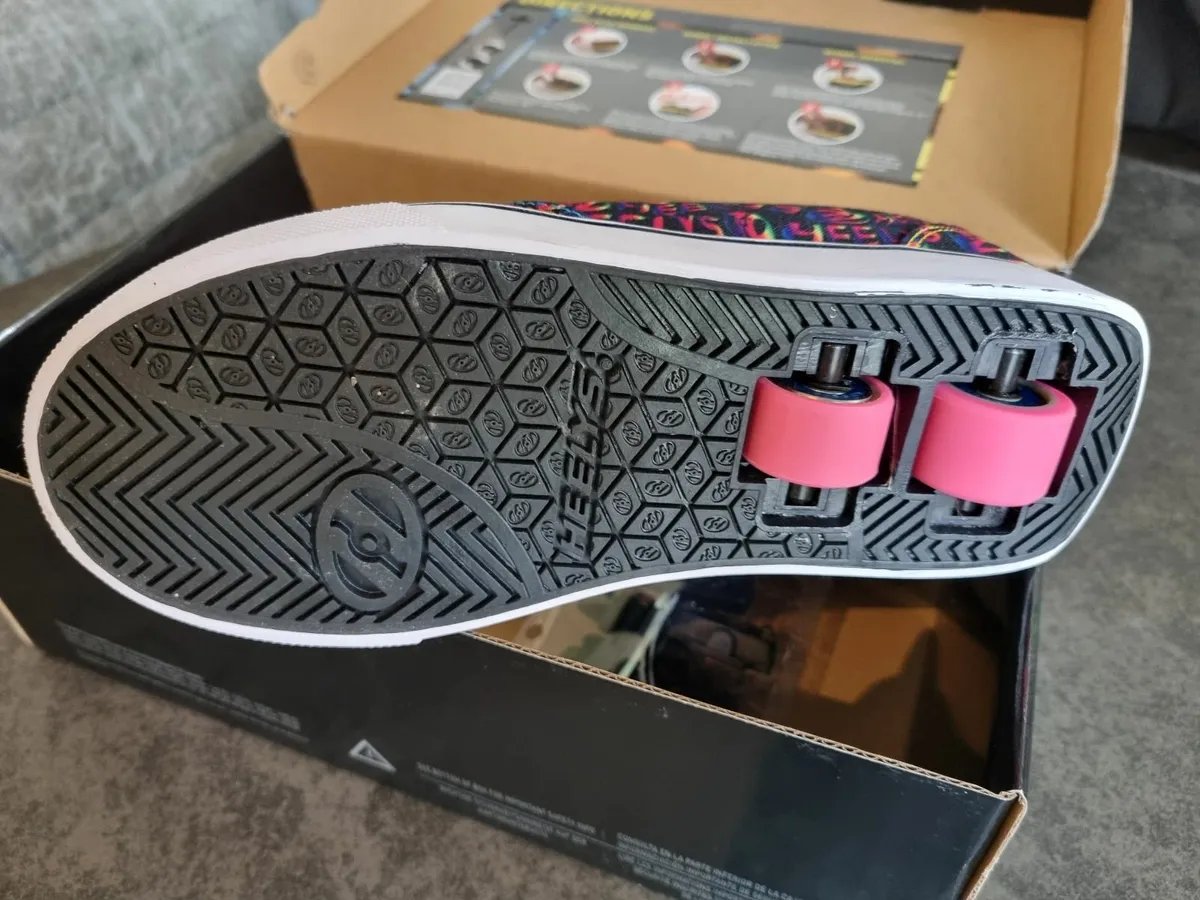 Heelys - size 3 - Image 2