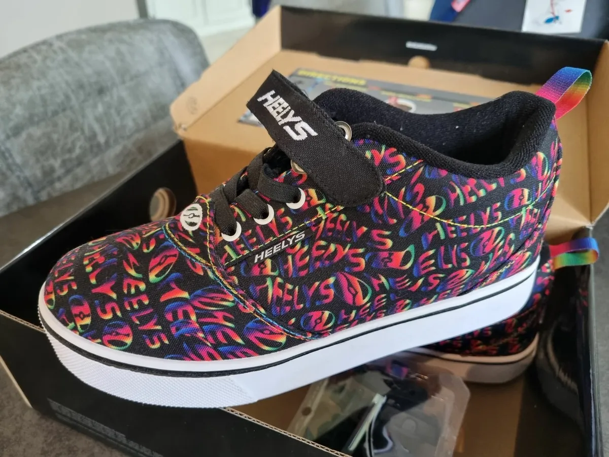 Heelys - size 3 - Image 3