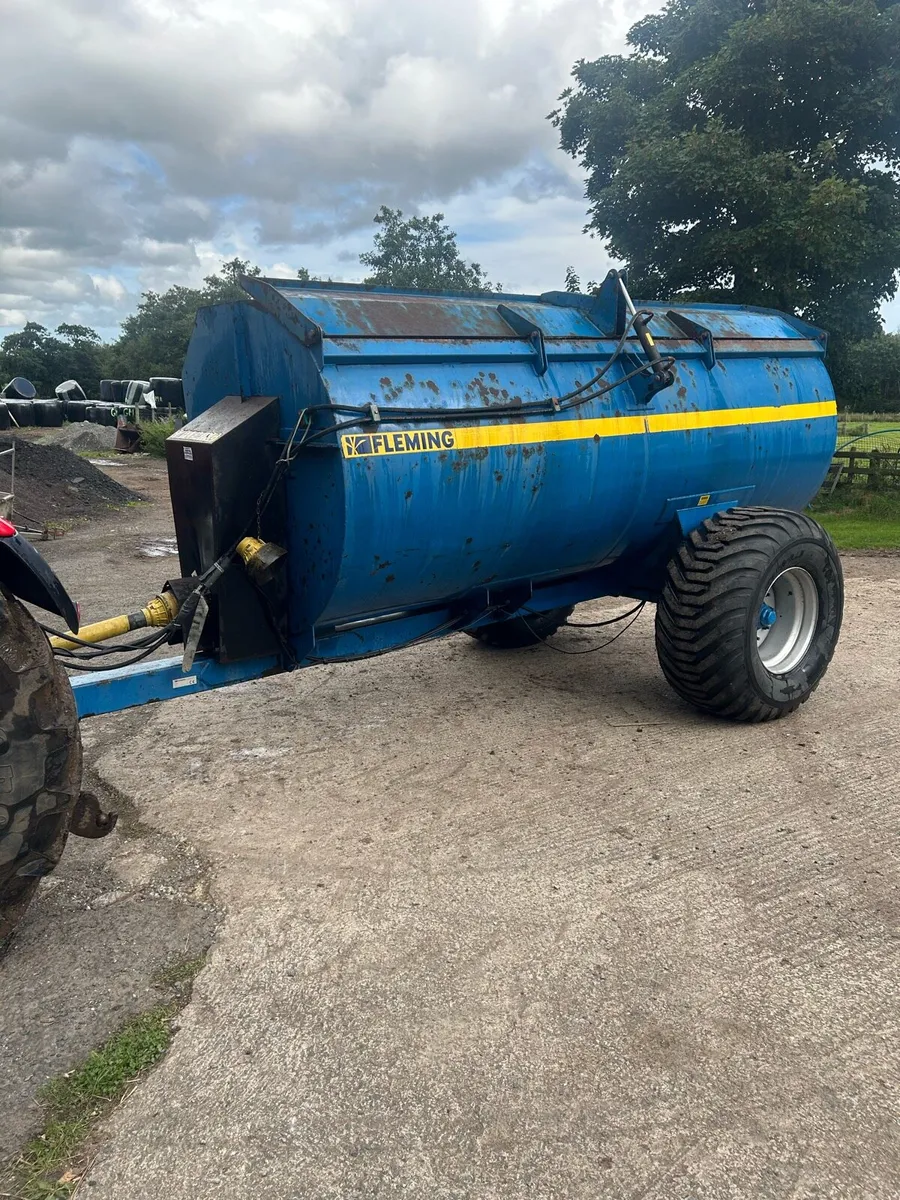 Fleming dung spreader - Image 1