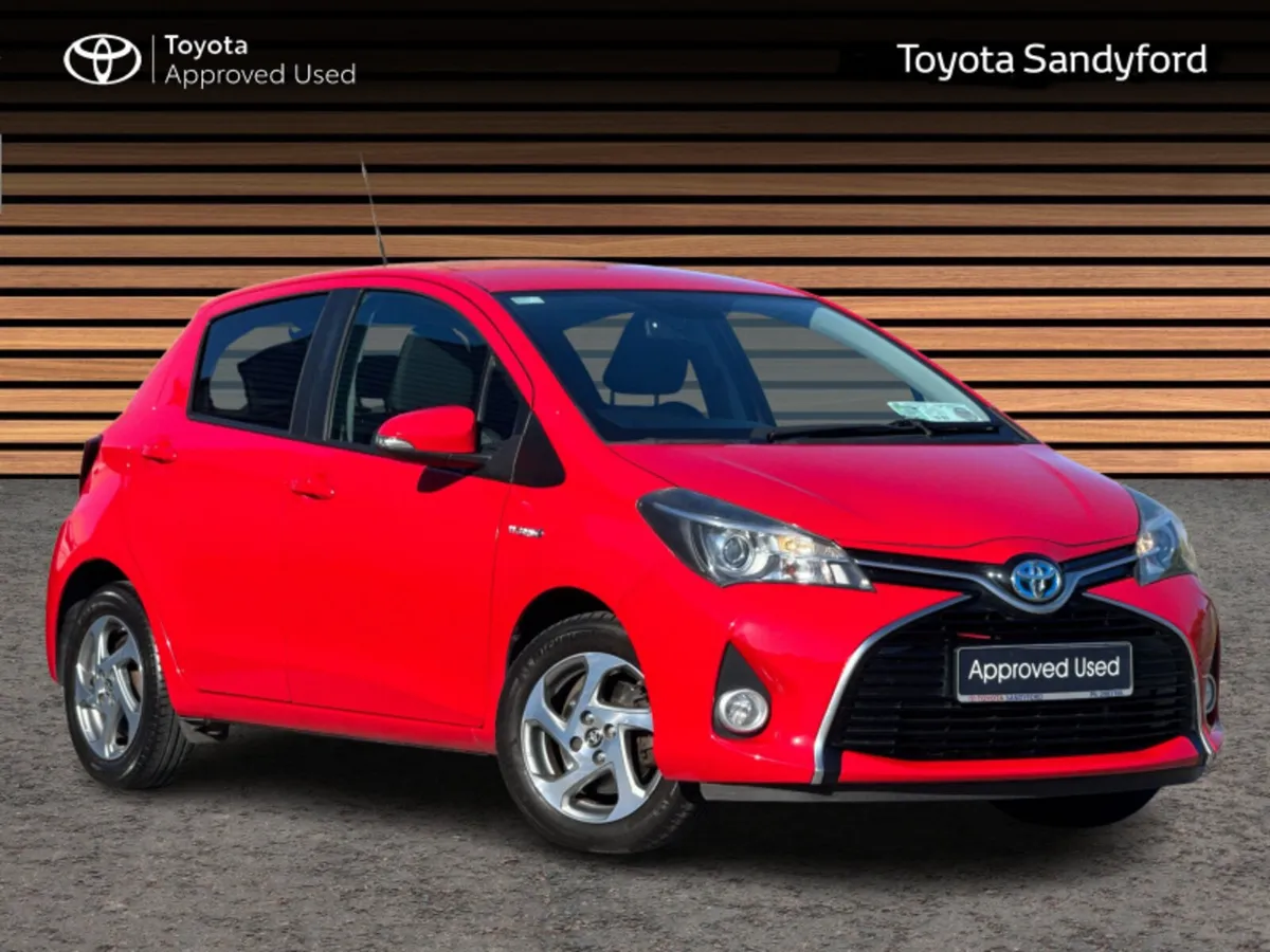 Toyota Yaris HYBRID ICON // REAR CAMERA // SAT-NAV - Image 1