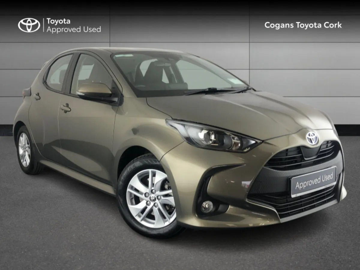 Toyota Yaris YARIS 1.5 HYBRID LUNA - Image 1