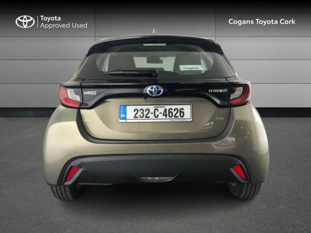Toyota Yaris YARIS 1.5 HYBRID LUNA - Image 4