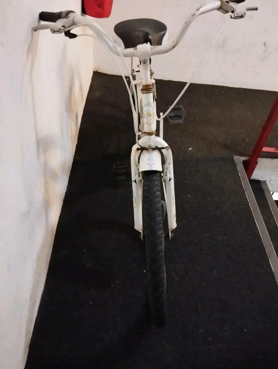 Girls 24inch bike - Image 4
