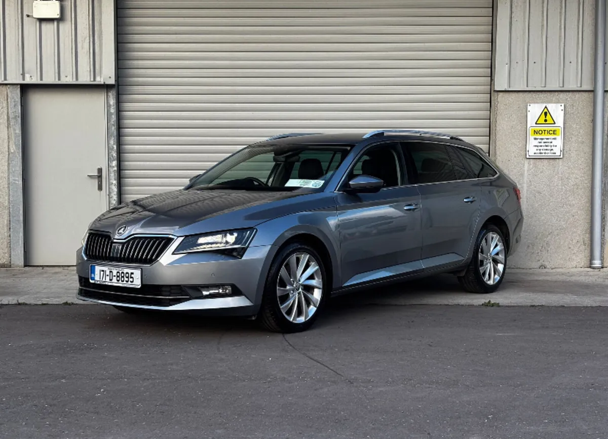 2017 Skoda Superb 2.0 TDI DSG Style Combi - Image 3